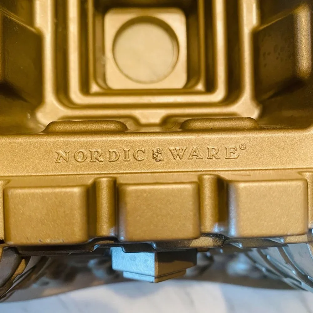 Nordic Ware Cast Aluminum Castle Bundt‎ Cake Baking Pan USA 10 cup Nonstick